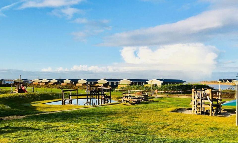 Bj Chalets - Robbengat 85 - Gezellige Chalet Op Vakantiepark Lauwersoog! Vroege Incheck! Met Airco! Экстерьер фото
